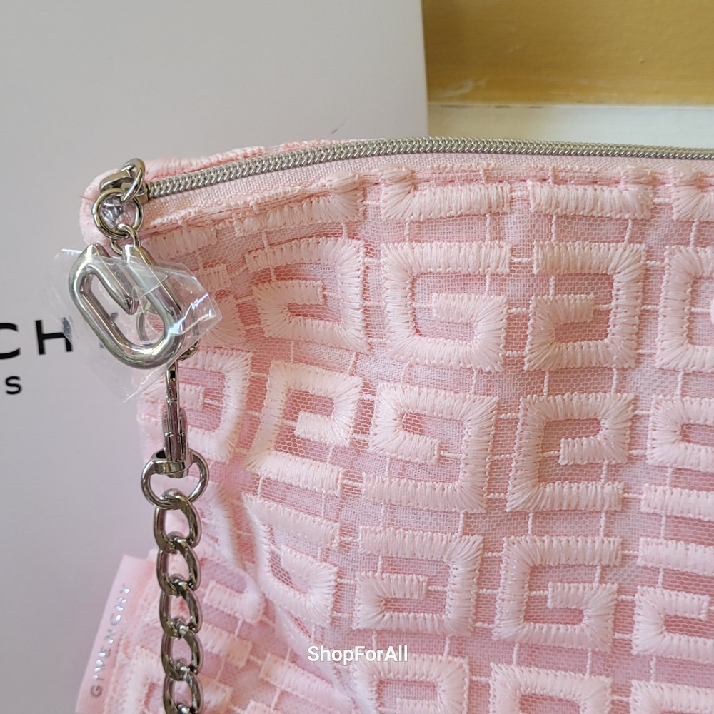 Givenchy - Picture 13 of 16